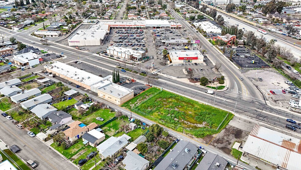 116-120 W Olive Ave, Madera, CA for sale - Aerial - Image 1 of 5