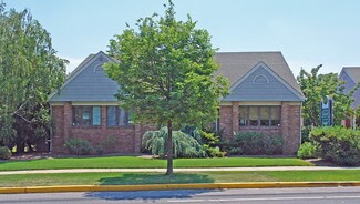 Plus de détails pour 633 A E Main St, Riverhead, NY - Bureau à vendre