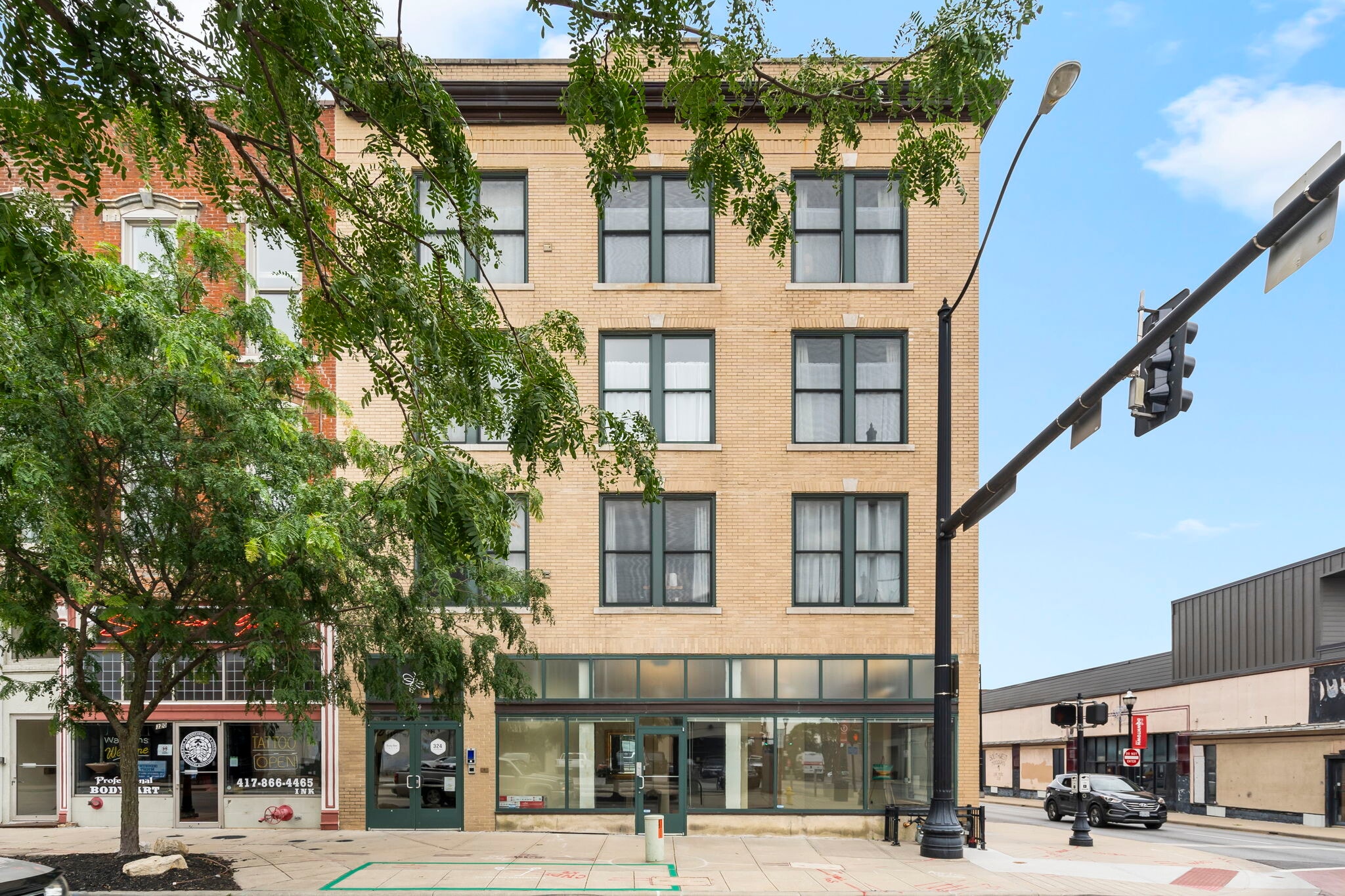 324 Park Central W, Springfield, MO for lease Primary Photo- Image 1 of 17