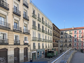 Plus de détails pour Cuesta Santo Domingo, 22, Madrid - Vente au détail à louer