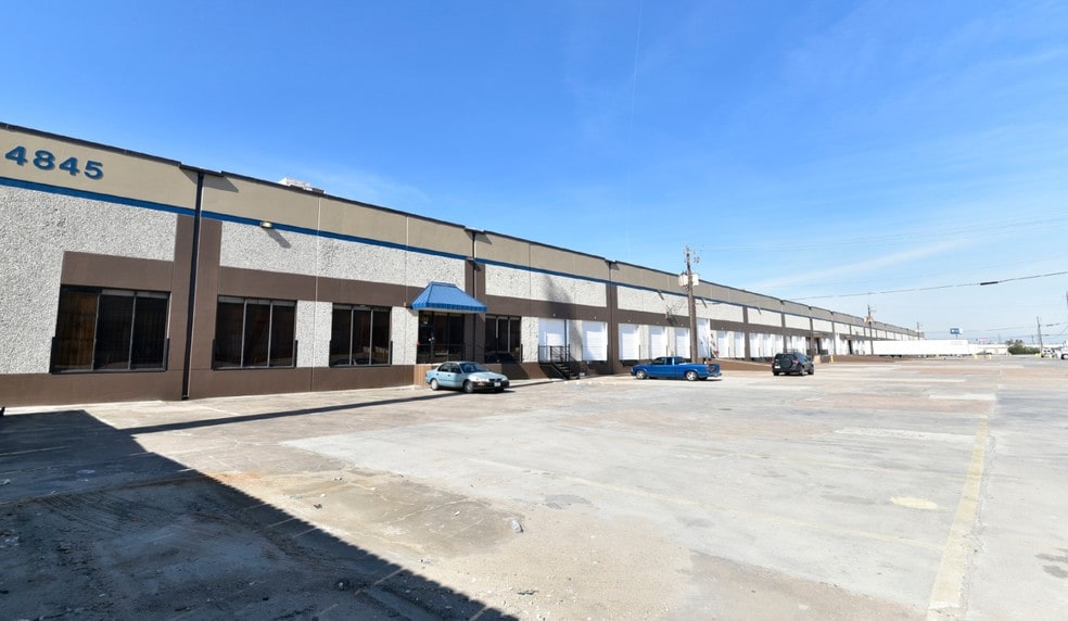 4845 Homestead Rd, Houston, TX à louer - Photo du bâtiment - Image 3 de 4