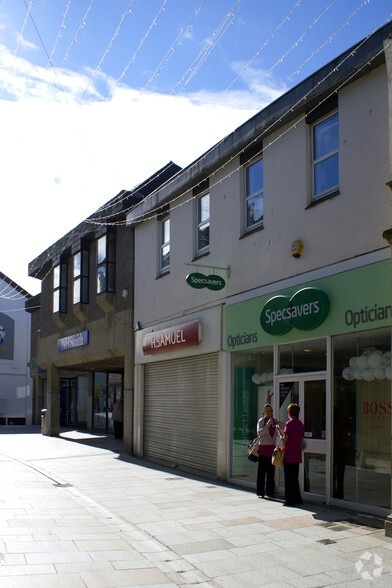 37-39 Fore St, St. Austell à vendre - Photo du bâtiment - Image 2 de 11