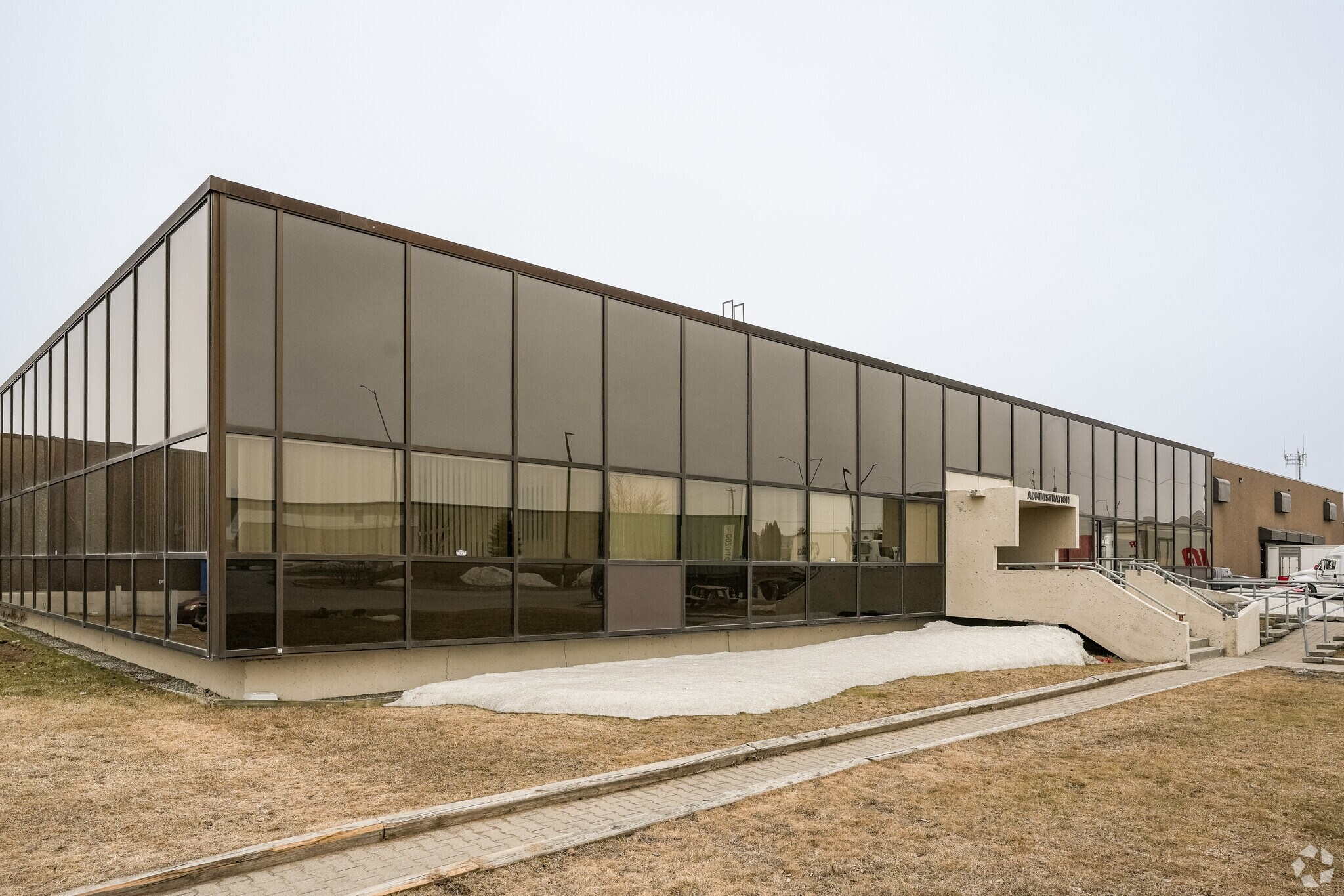 75 Rue De Hambourg, Saint-augustin-de-desmaures, QC for lease Primary Photo- Image 1 of 5