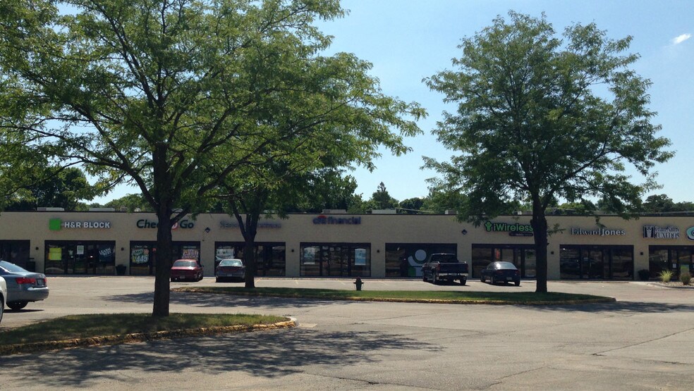 341-425 Edgewood Rd NW, Cedar Rapids, IA à louer - Photo du bâtiment - Image 3 de 7