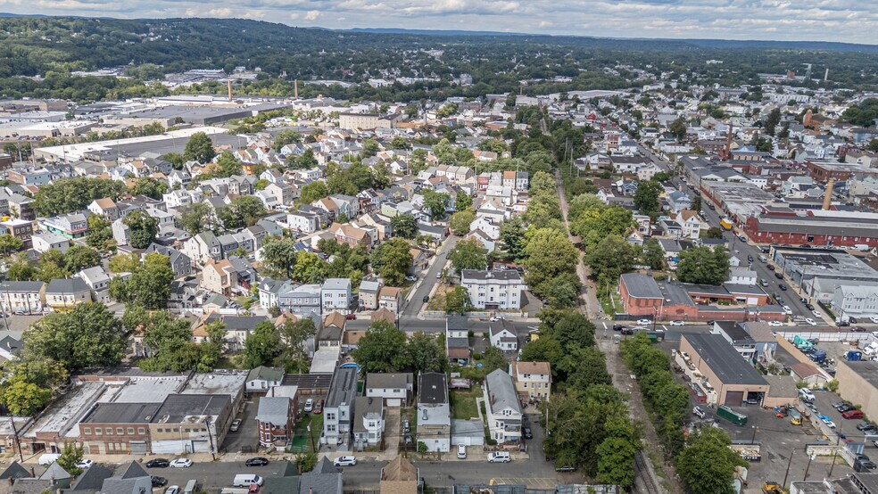 172 Lyon St, Paterson, NJ à vendre - Photo du bâtiment - Image 2 de 41