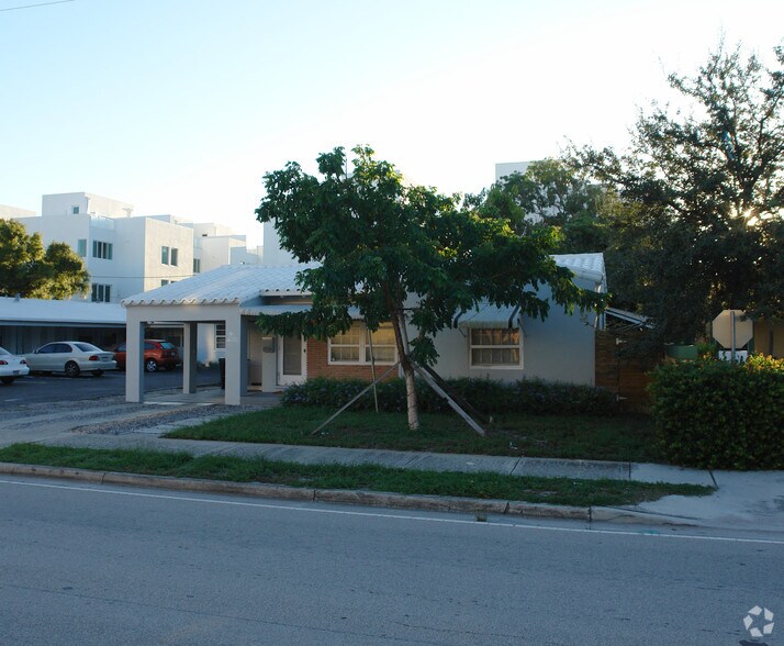 724 NE 3rd Ave, Fort Lauderdale, FL à vendre - Photo du bâtiment - Image 2 de 2