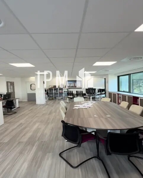 Office in La Ciotat for lease Interior Photo- Image 1 of 7