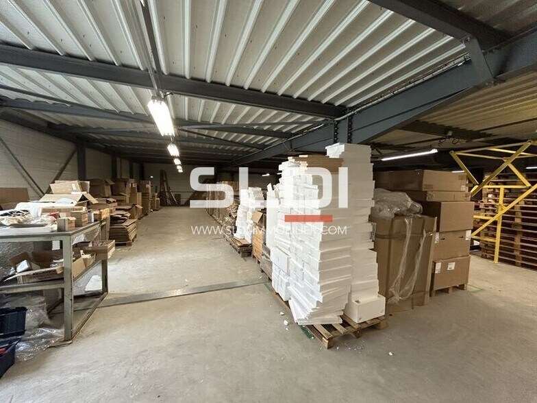 590 Boulevard Albert Camus, Villefranche-sur-Saône for lease - Interior Photo - Image 2 of 8
