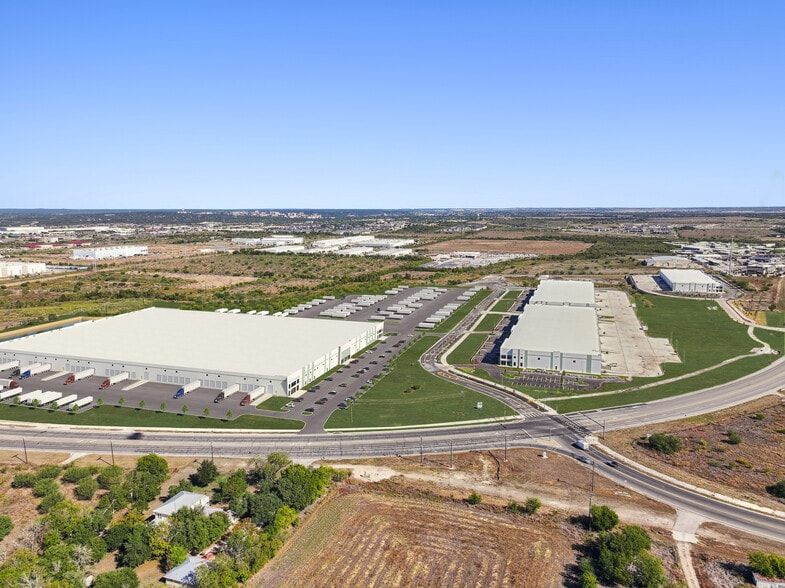 1600 E Mccarty Ln, San Marcos, TX for lease - Building Photo - Image 2 of 9