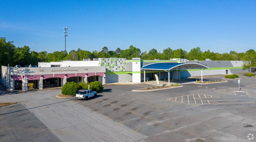 725 Jake Alexander Blvd, Salisbury, NC for sale - Primary Photo - Image 1 of 1