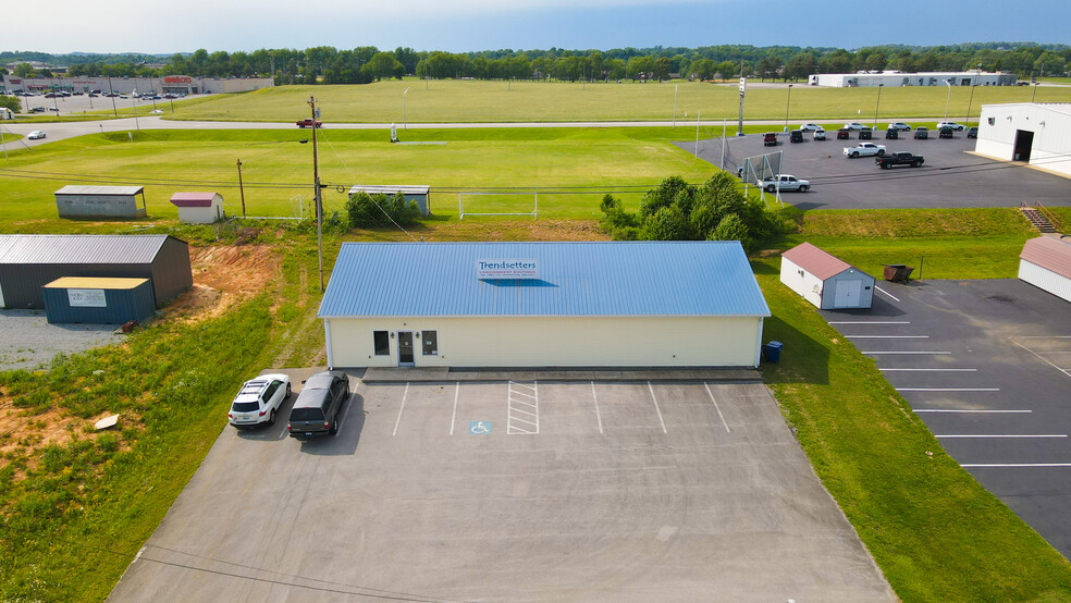 109 Nancy Cox Dr, Campbellsville, KY à vendre - Photo principale - Image 1 de 1