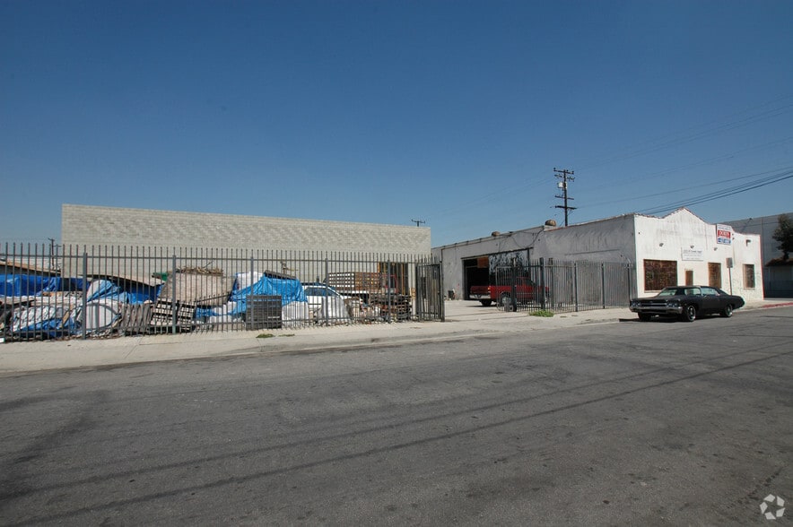 1861 E 66th St, Los Angeles, CA for lease - Building Photo - Image 1 of 3