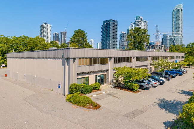 Plus de détails pour 2505-2575 Eastbrook Pky, Burnaby, BC - Industriel à louer