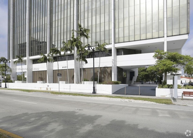 2600 SW 3rd Ave, Miami, FL à louer - Photo du bâtiment - Image 3 de 10