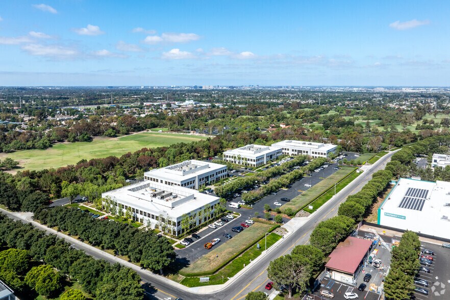 6400 Oak Canyon, Irvine, CA à louer - Aérien - Image 3 de 6