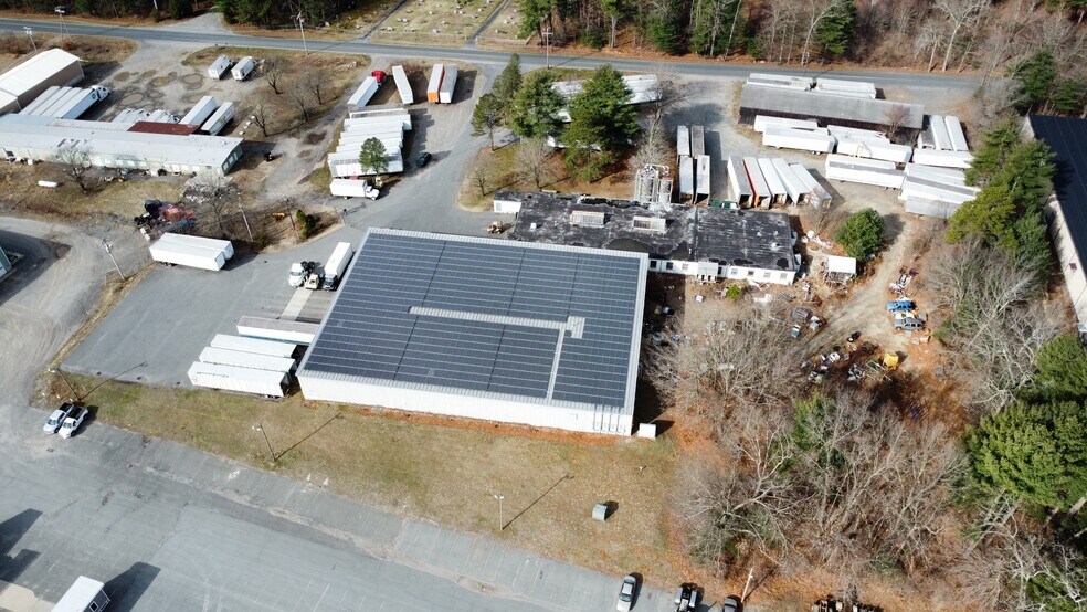 378 Long Plain Rd, South Deerfield, MA à vendre - Photo du bâtiment - Image 2 de 8