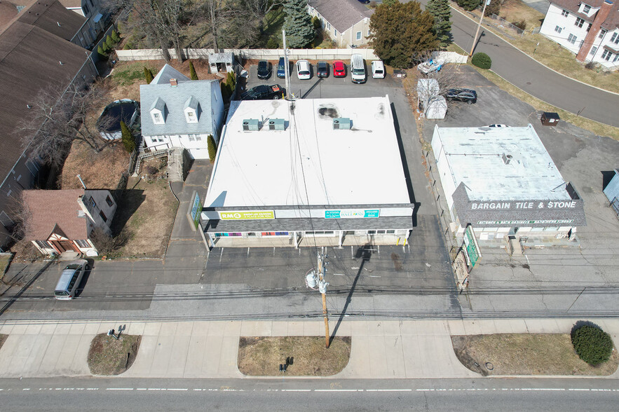 570-572 Boston Post Rd, Milford, CT for sale - Building Photo - Image 3 of 30