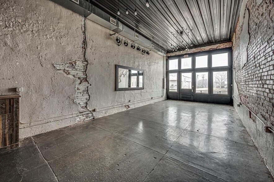 111 N Main St, Milford, TX à vendre - Photo intérieure - Image 3 de 12