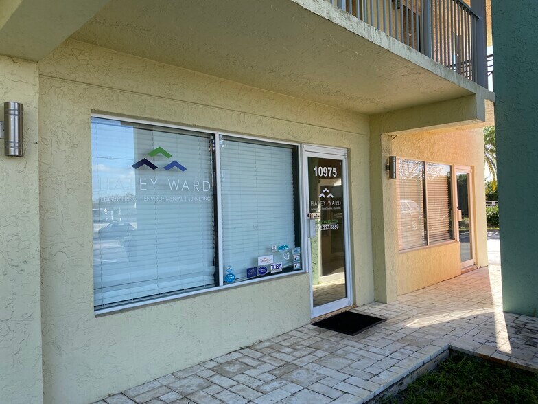 10935-10995 SE Federal Hwy, Hobe Sound, FL à louer - Photo du bâtiment - Image 3 de 9