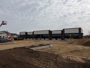 577 Crystal Point Dr, Crystal Lake, IL for lease Construction Photo- Image 2 of 2