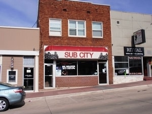2218 College St, Cedar Falls, IA for lease Primary Photo- Image 1 of 2