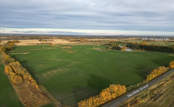 2010 Meridian St, Sherwood Park, AB for sale - Building Photo - Image 1 of 5