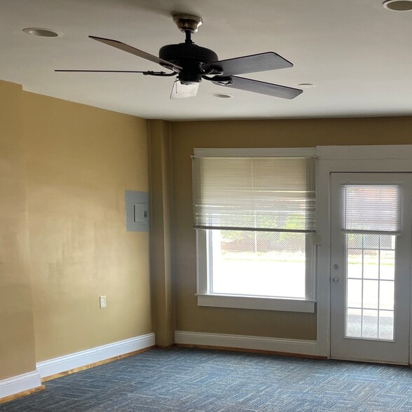 117-123 Brawley Ave, Mooresville, NC for sale - Interior Photo - Image 3 of 8