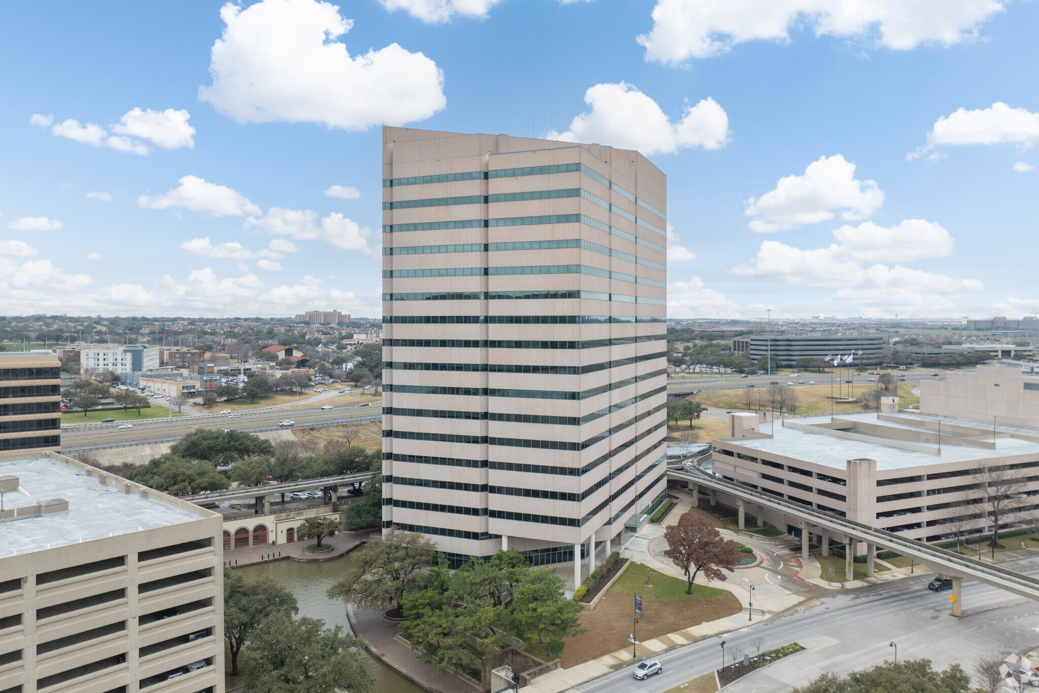 125 E John Carpenter Fwy, Irving, TX for lease Primary Photo- Image 1 of 10