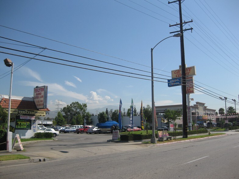 767 E Arrow Hwy, Azusa, CA à louer - Photo du bâtiment - Image 3 de 4