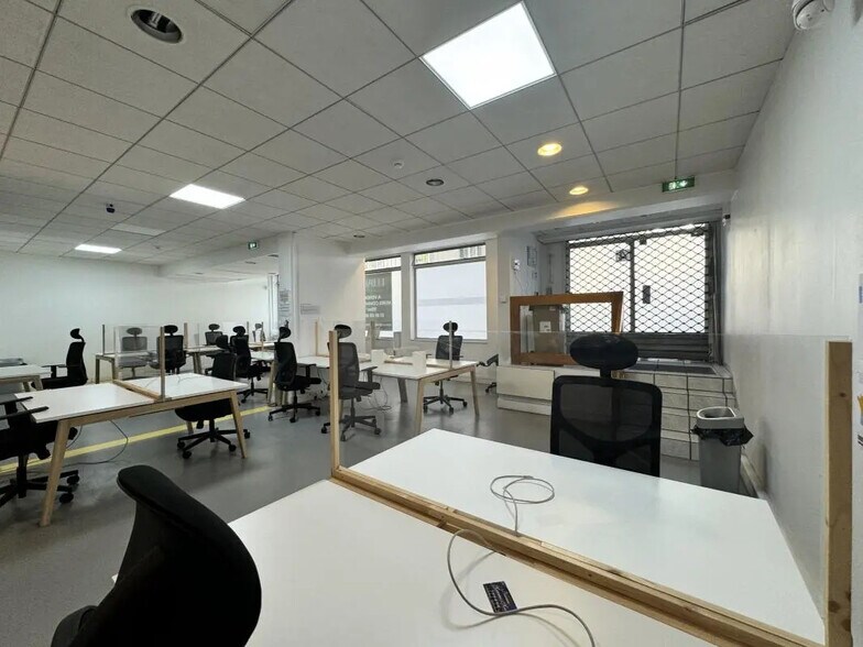 Retail in Courbevoie for sale - Interior Photo - Image 3 of 8