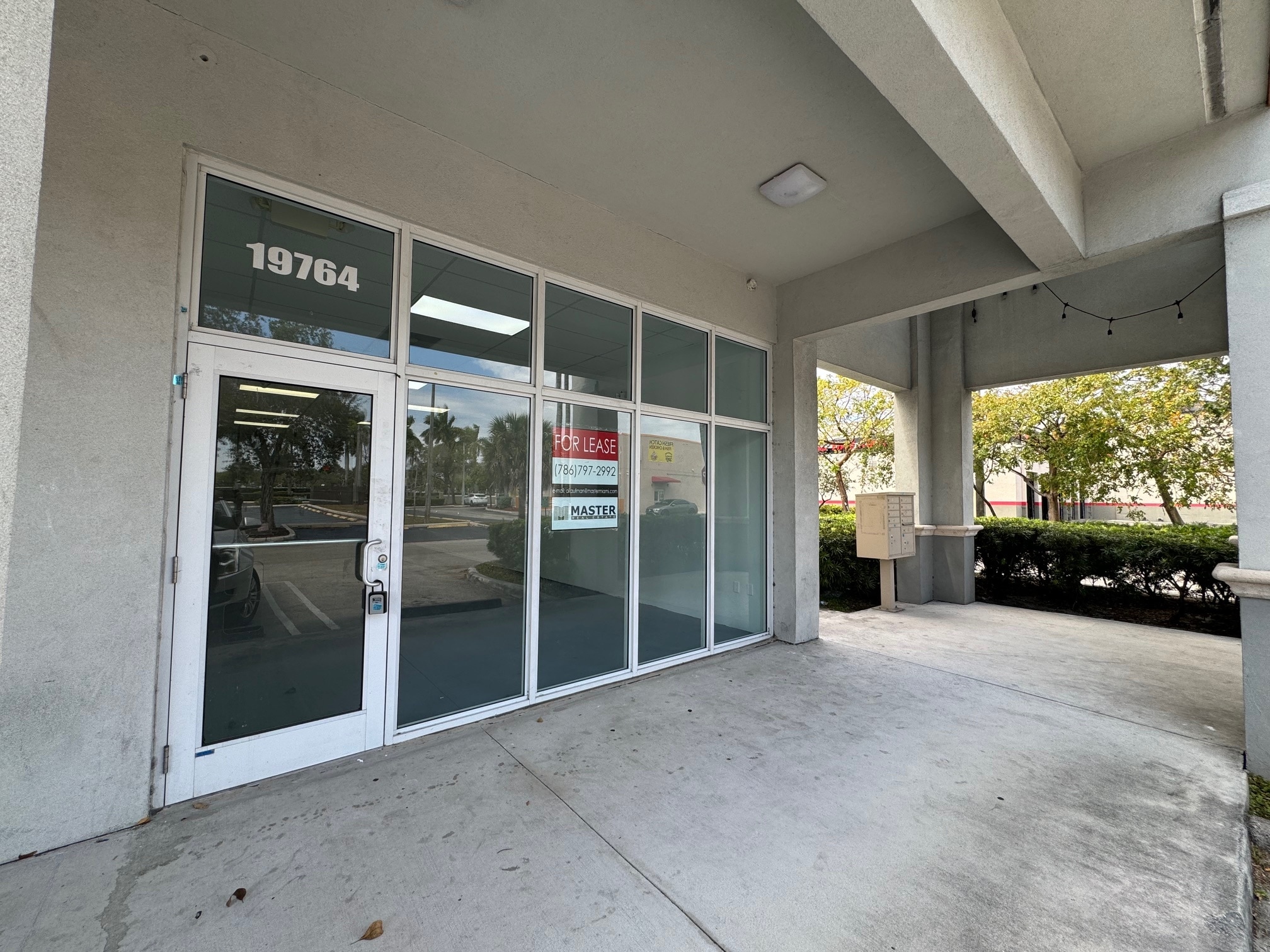 19750 NW 27th Ave, Miami Gardens, FL for lease Building Photo- Image 1 of 4