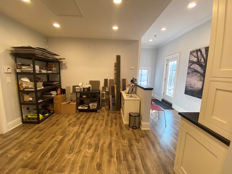 215 River Road Ext, Cos Cob, CT à louer - Photo intérieure - Image 3 de 17