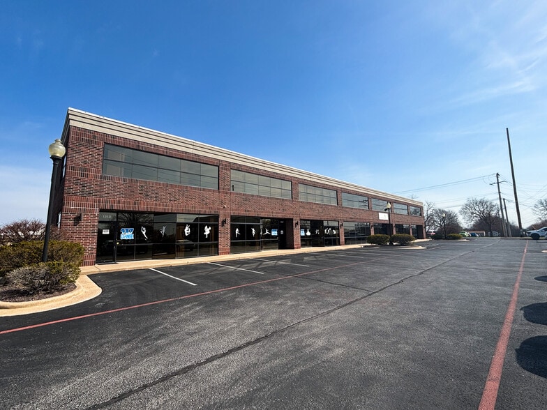 1515-1527 E Lark St, Springfield, MO for sale - Building Photo - Image 1 of 6