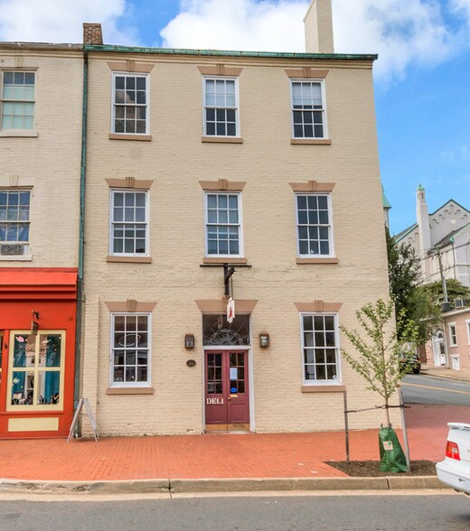 826 Caroline St, Fredericksburg, VA à louer - Photo du bâtiment - Image 2 de 46