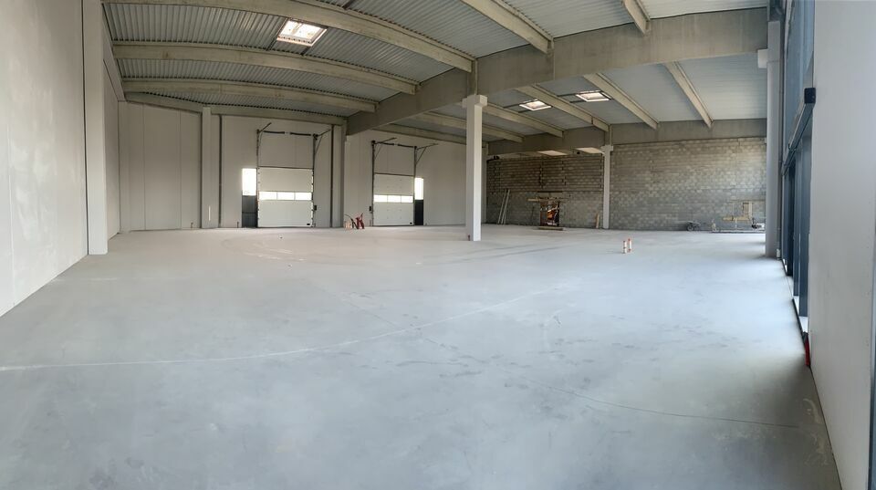 Retail in Saint-Quentin-Fallavier for lease - Building Photo - Image 3 of 6