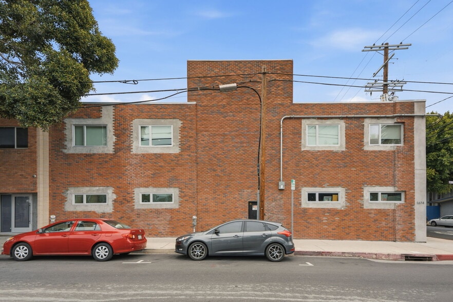 1674 Corinth Ave, Los Angeles, CA for sale - Building Photo - Image 3 of 11