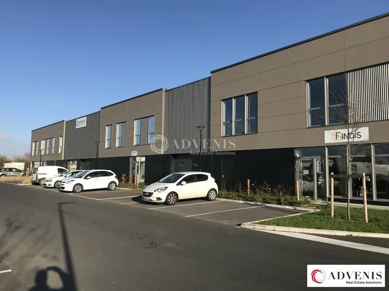 Industrial in Lesquin for lease Building Photo- Image 1 of 10