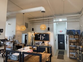 1302 Main St, Speedway, IN à louer Photo intérieure- Image 1 de 9