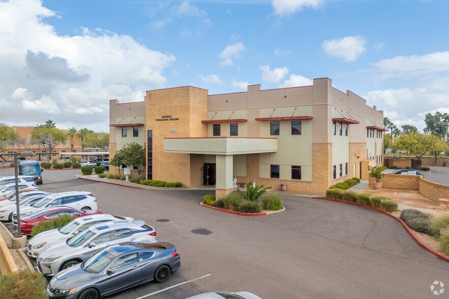 4566 E Inverness Ave, Mesa, AZ à vendre - Photo du bâtiment - Image 1 de 9