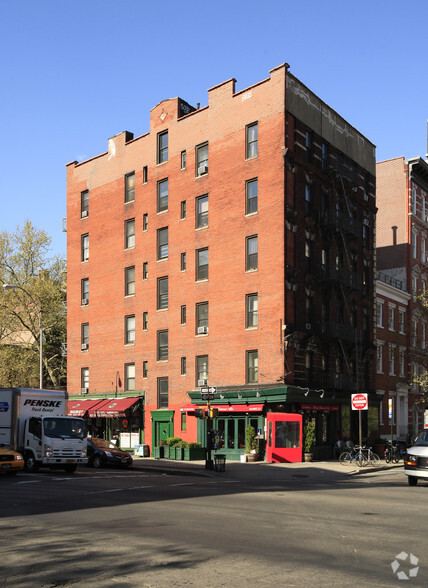 213 Avenue of the Americas, New York, NY for sale - Primary Photo - Image 1 of 1