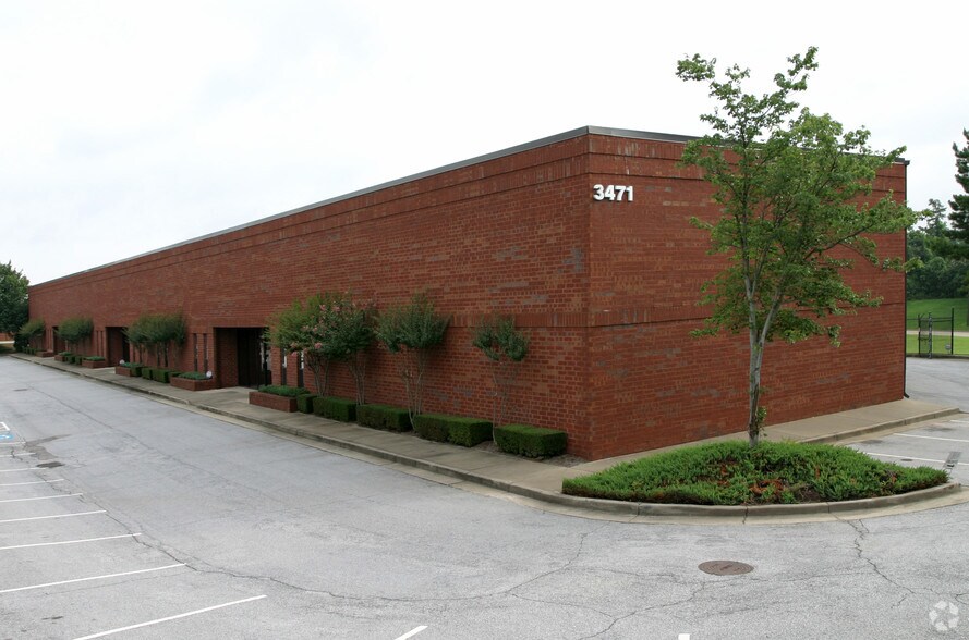 3471 Atlanta Industrial Pky, Atlanta, GA à vendre - Photo du bâtiment - Image 2 de 8