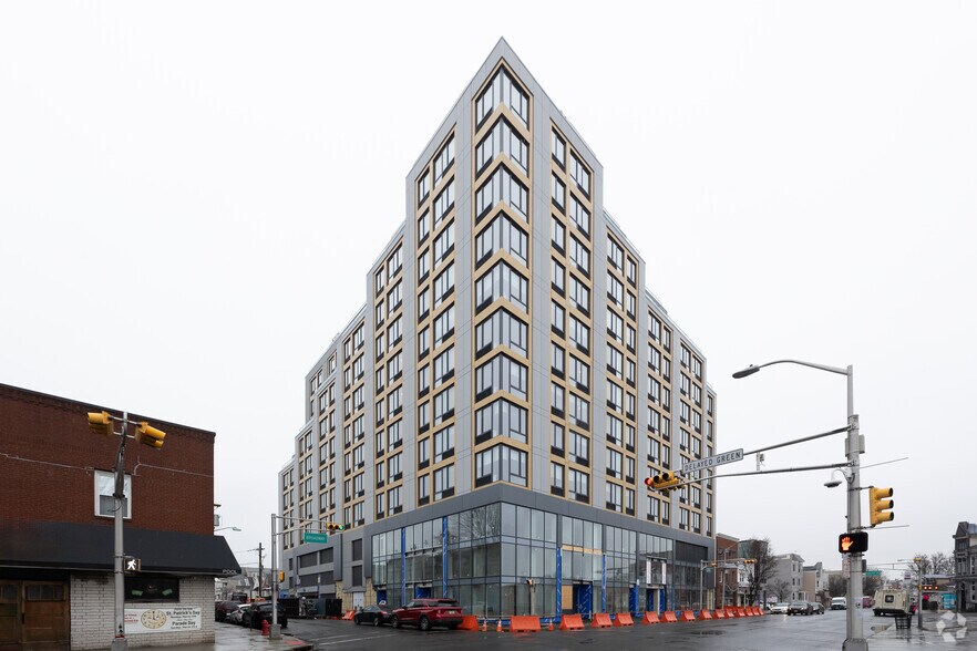 285 Broadway, Bayonne, NJ for lease - Primary Photo - Image 1 of 4