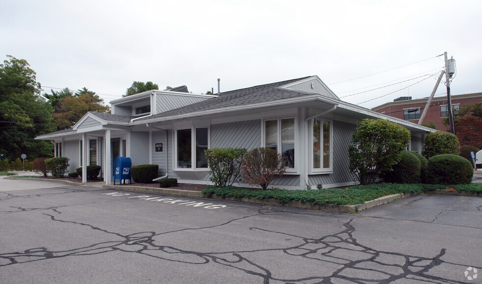 210 Whiting St, Hingham, MA à louer - Photo principale - Image 2 de 24