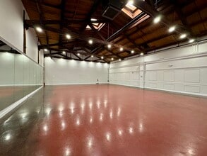 3502 Scotts Ln, Philadelphia, PA for lease Interior Photo- Image 2 of 8