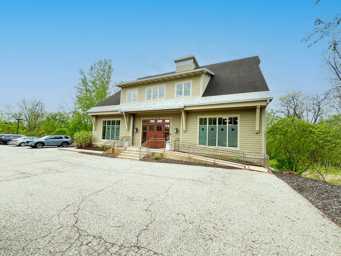 445 Pettis Ave SE, Ada, MI à louer Photo du bâtiment- Image 1 de 2