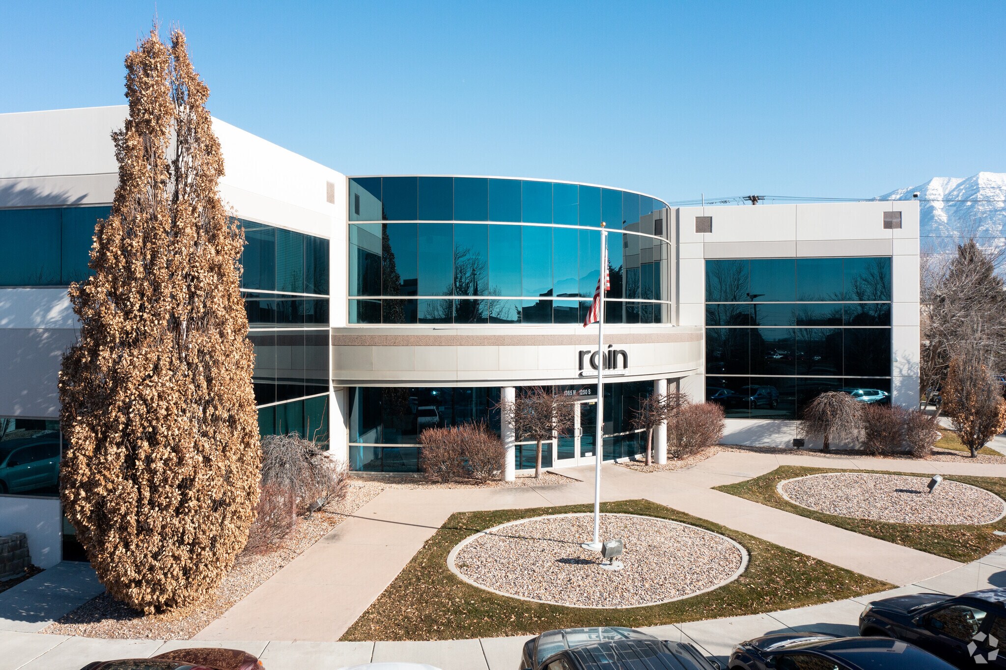 1365 W Business Park Dr, Orem, UT à louer Photo principale- Image 1 de 25