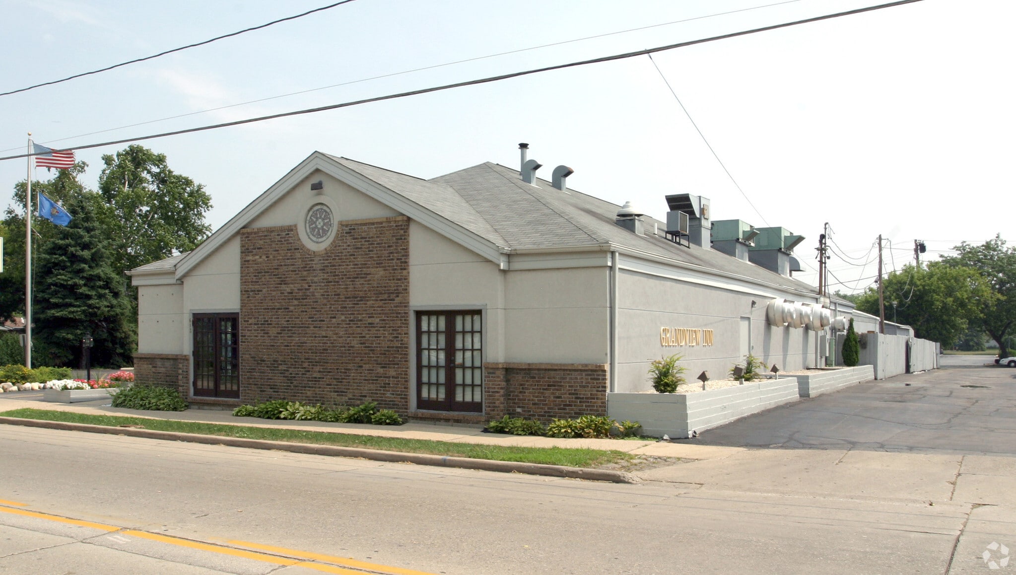 613 N Grandview Blvd, Waukesha, WI for sale Building Photo- Image 1 of 3