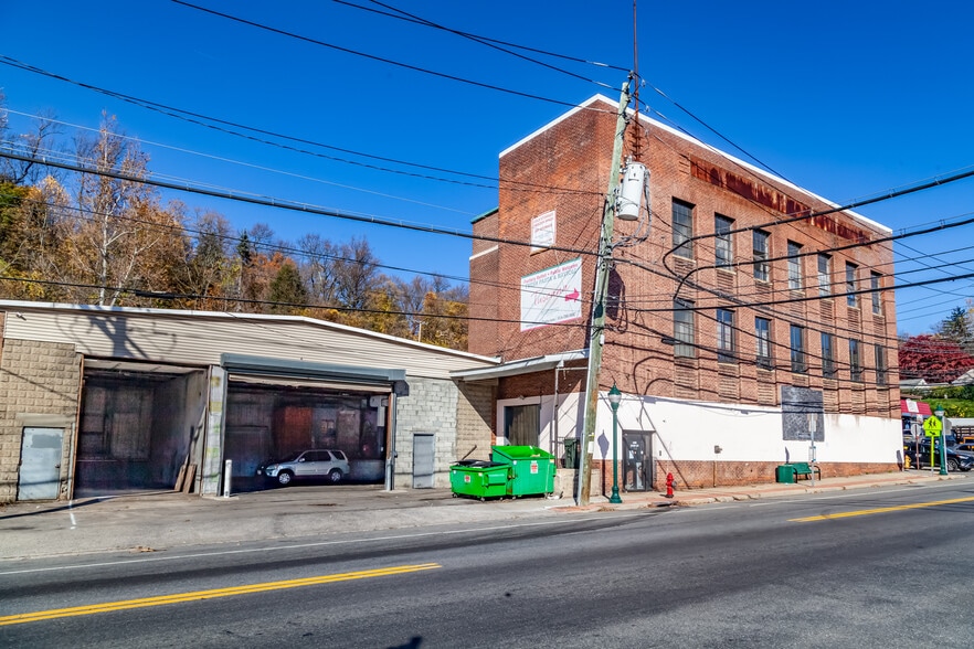 1698 Main St, Peekskill, NY for lease - Building Photo - Image 2 of 17