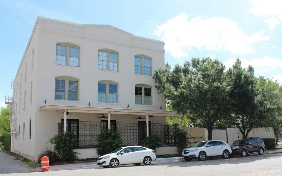 2409 Commerce St, Houston, TX à louer - Photo du bâtiment - Image 3 de 60