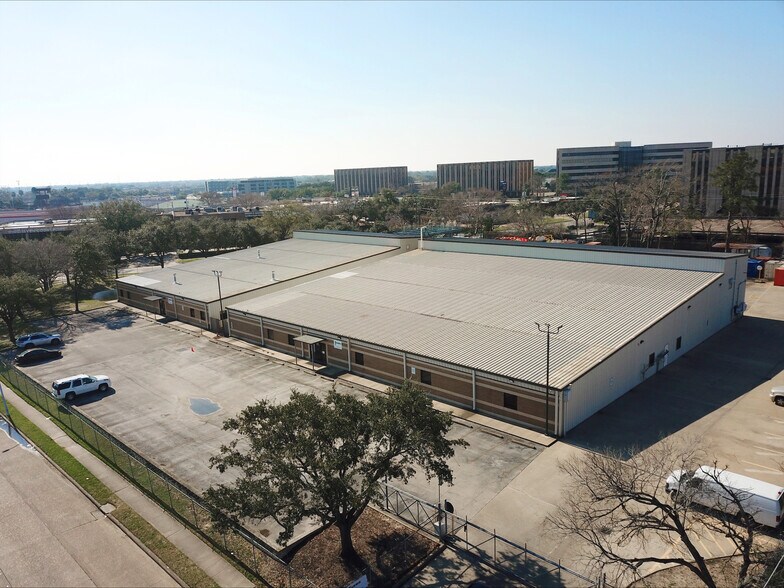 6080 Hooton St, Houston, TX à louer - Photo du bâtiment - Image 2 de 7